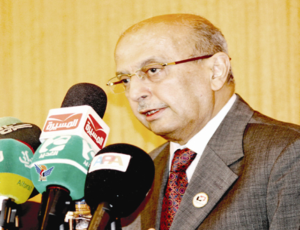 د. القربي في المؤتمر الصحفي أمس